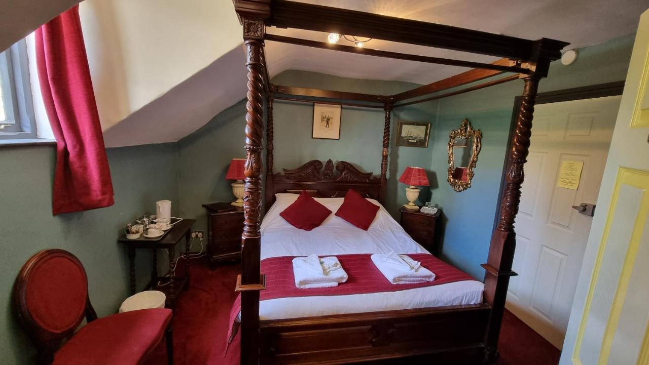 Churston Court Guest house 3*